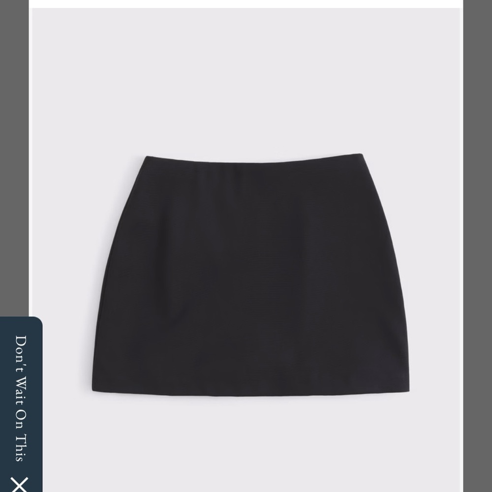A&F Scarlett Mini Skort (NWT)
